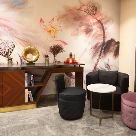 Ess Ξενοδοχείο *