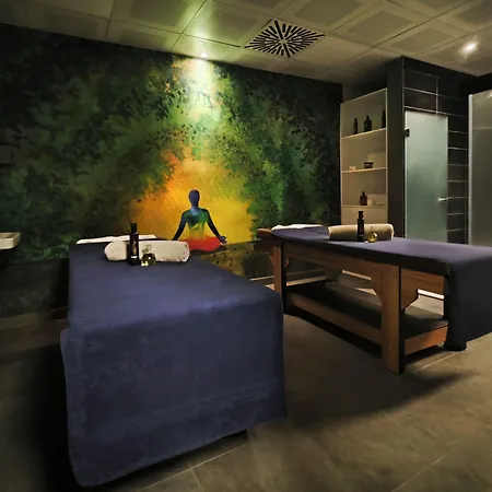 Ess Hotel *