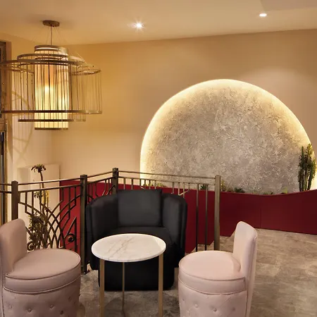 Ess Hotel *