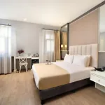 Ess Hotel *