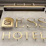 Ess Hotel *